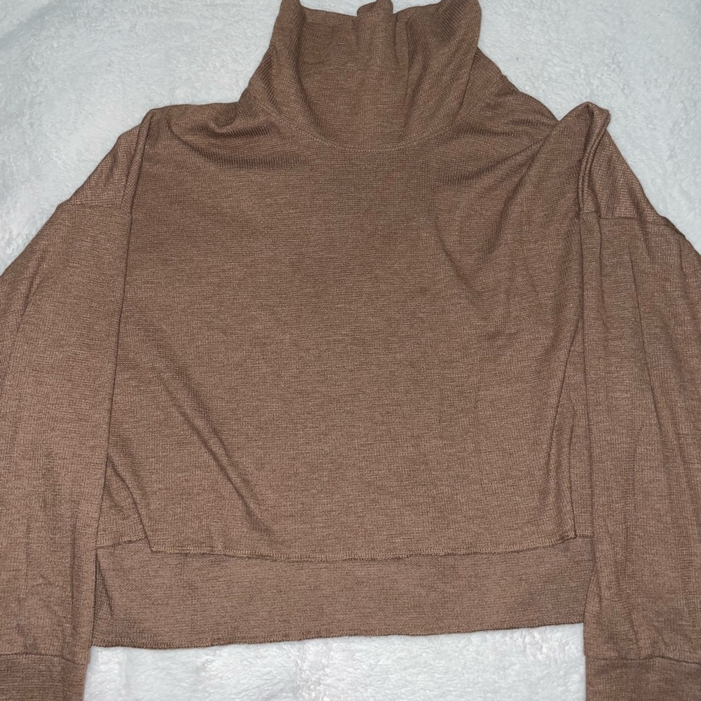American Eagle crop top turtle neck